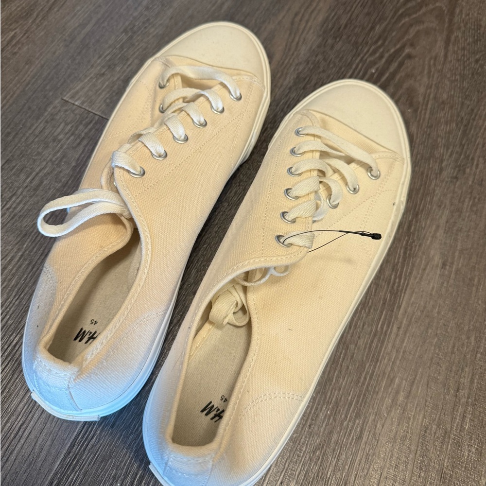 New H&M White Canvas Lace-Up Sneakers